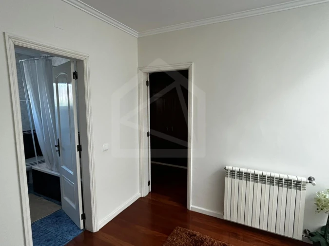 Moradia T3 para Venda em Escapães Foto 38