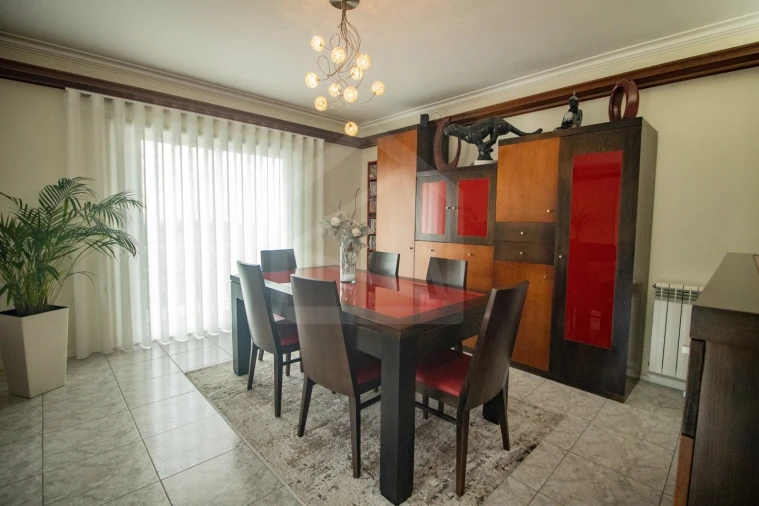 Moradia T3 para Venda em Escapães Foto 2