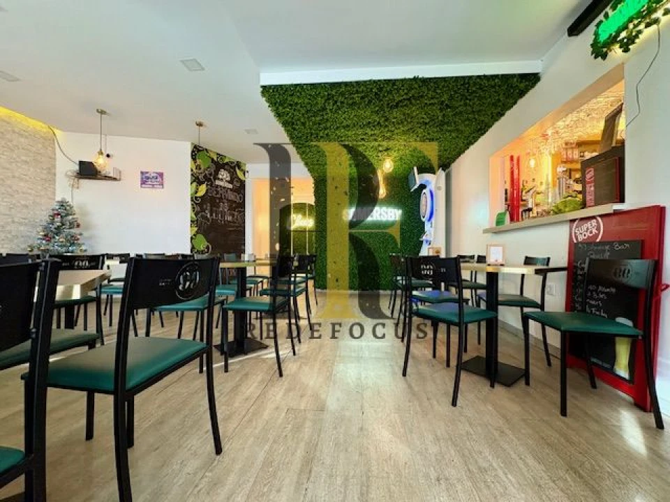 Loja para Trespasse em Santa Maria da Feira, Travanca, Sanfins e Espargo Foto 4