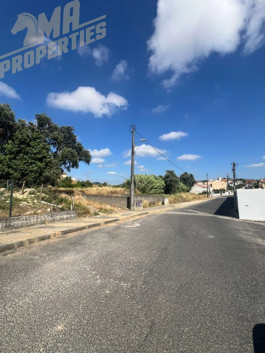 Terreno para Venda em Milharado Foto 2