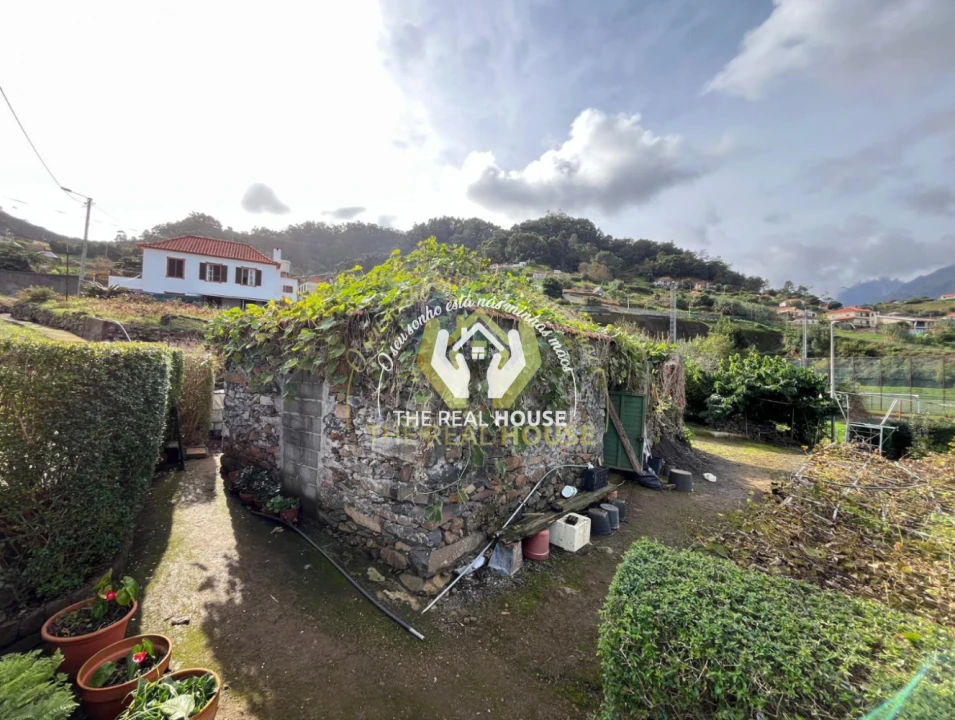 Terreno para Venda em Porto da Cruz Foto 1