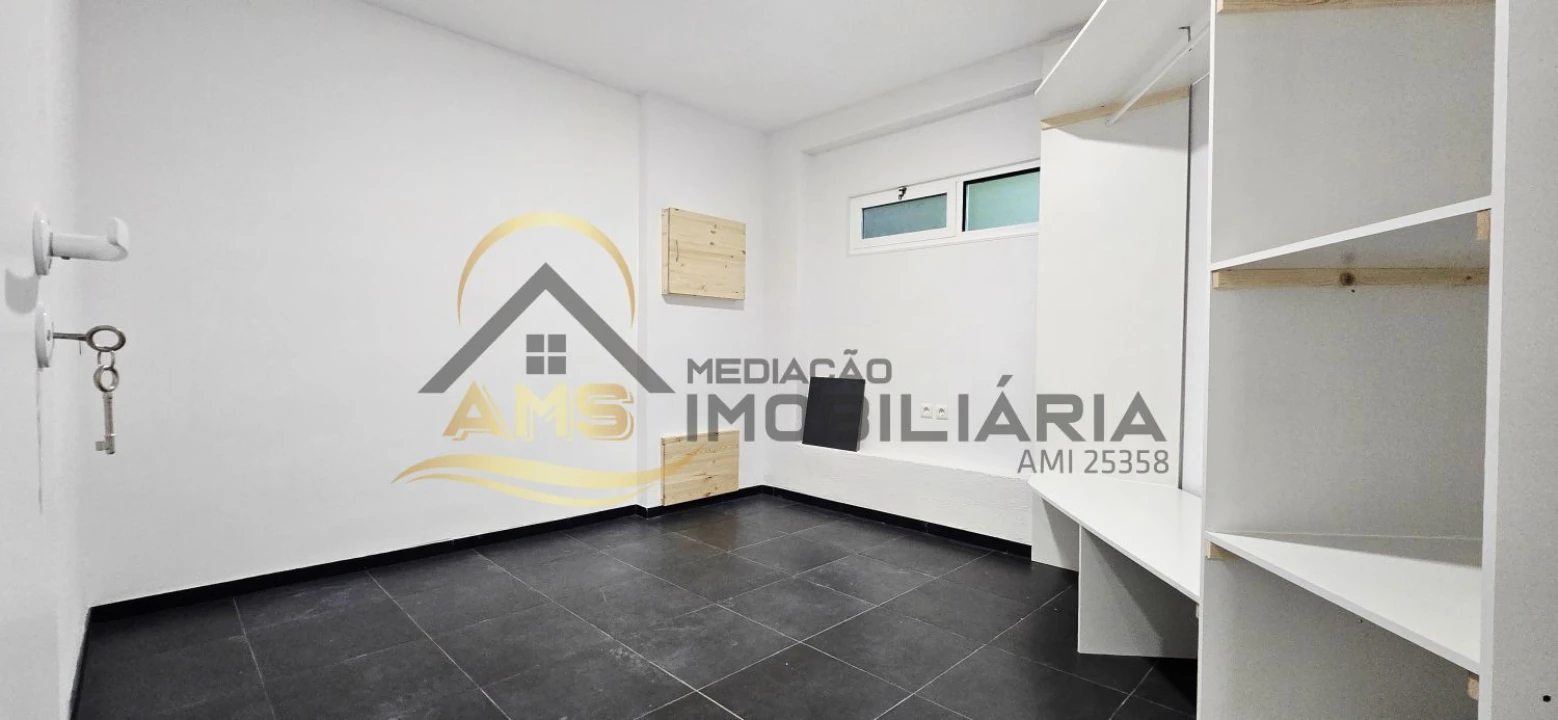 Loja para Venda em Azurem Foto 1