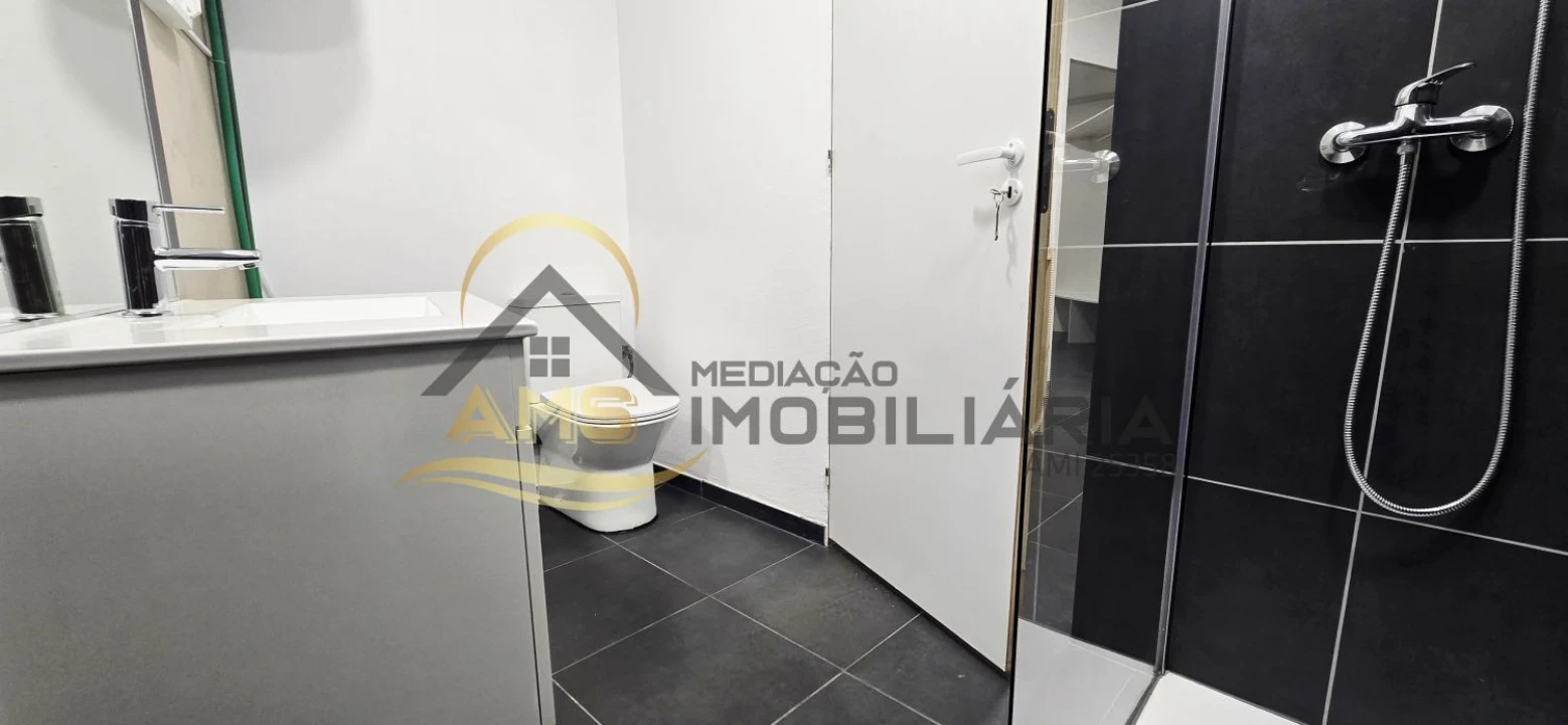 Loja para Venda em Azurem Foto 12