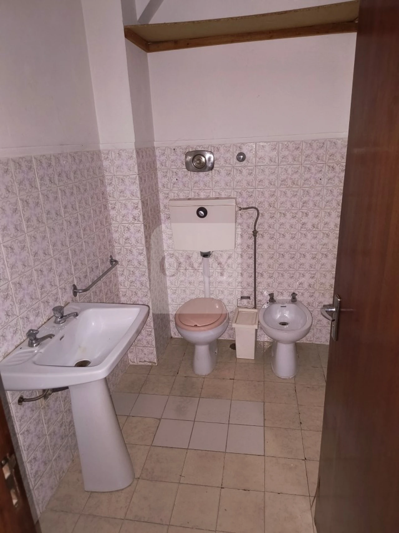 Apartamento T3 para Arrendamento em Nossa Senhora da Conceição, São Pedro e São Dinis Foto 8