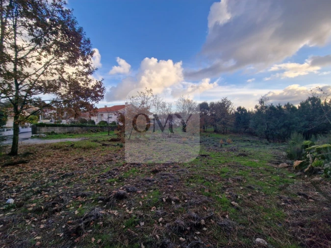 Terreno para Venda em Adoufe e Vilarinho de Samardã Foto 2
