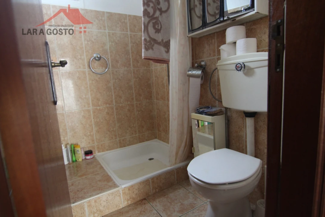 Moradia T4 para Venda em Arcas Foto 20