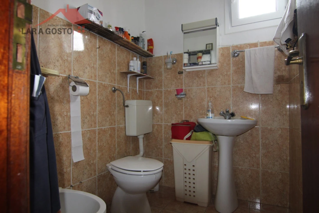 Moradia T4 para Venda em Arcas Foto 21