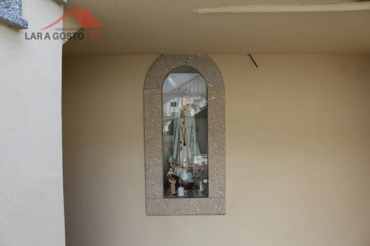 Moradia T4 para Venda em Arcas Foto 6