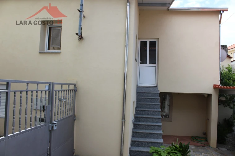 Moradia T4 para Venda em Arcas Foto 10