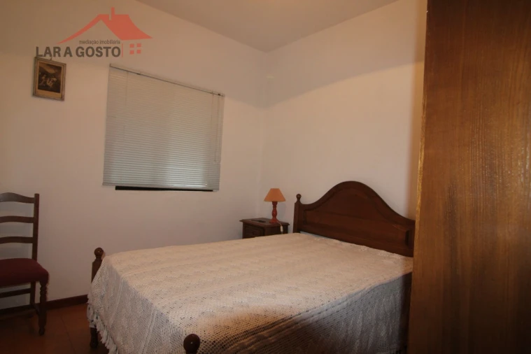 Moradia T4 para Venda em Arcas Foto 18