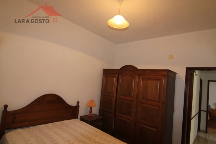 Moradia T4 para Venda em Arcas Foto 19