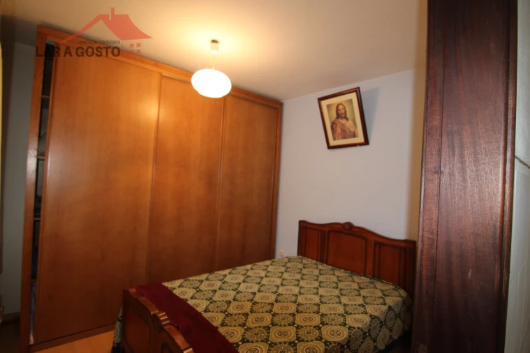 Moradia T4 para Venda em Arcas Foto 25