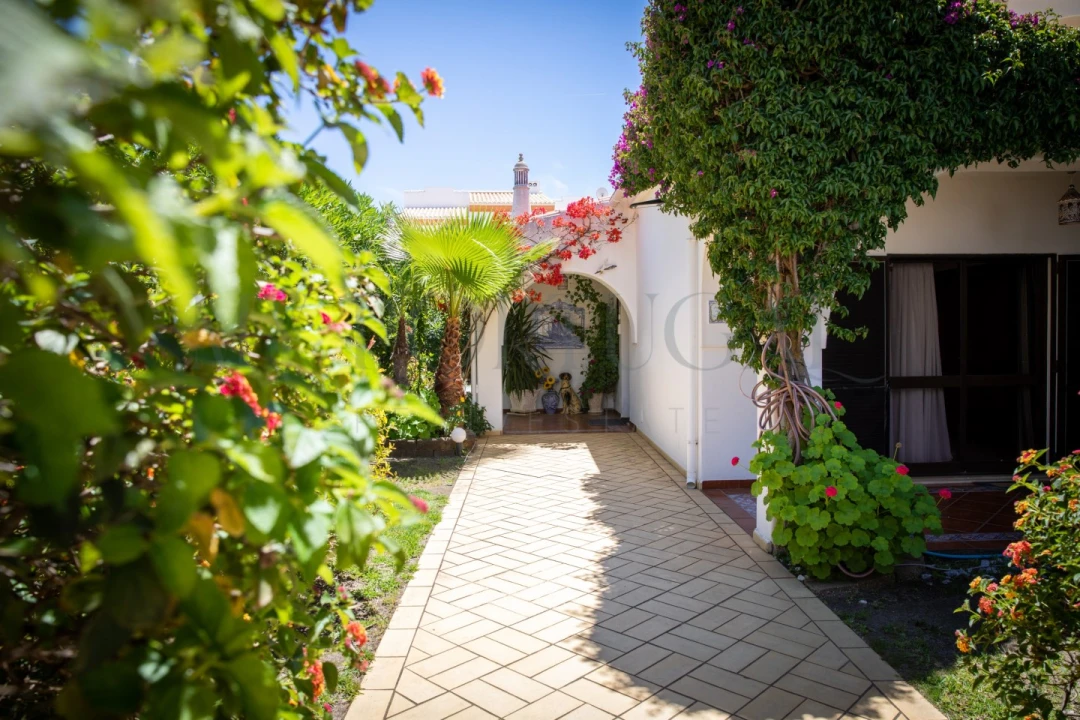 Moradia T3 para Venda em Albufeira e Olhos de Água Foto 3