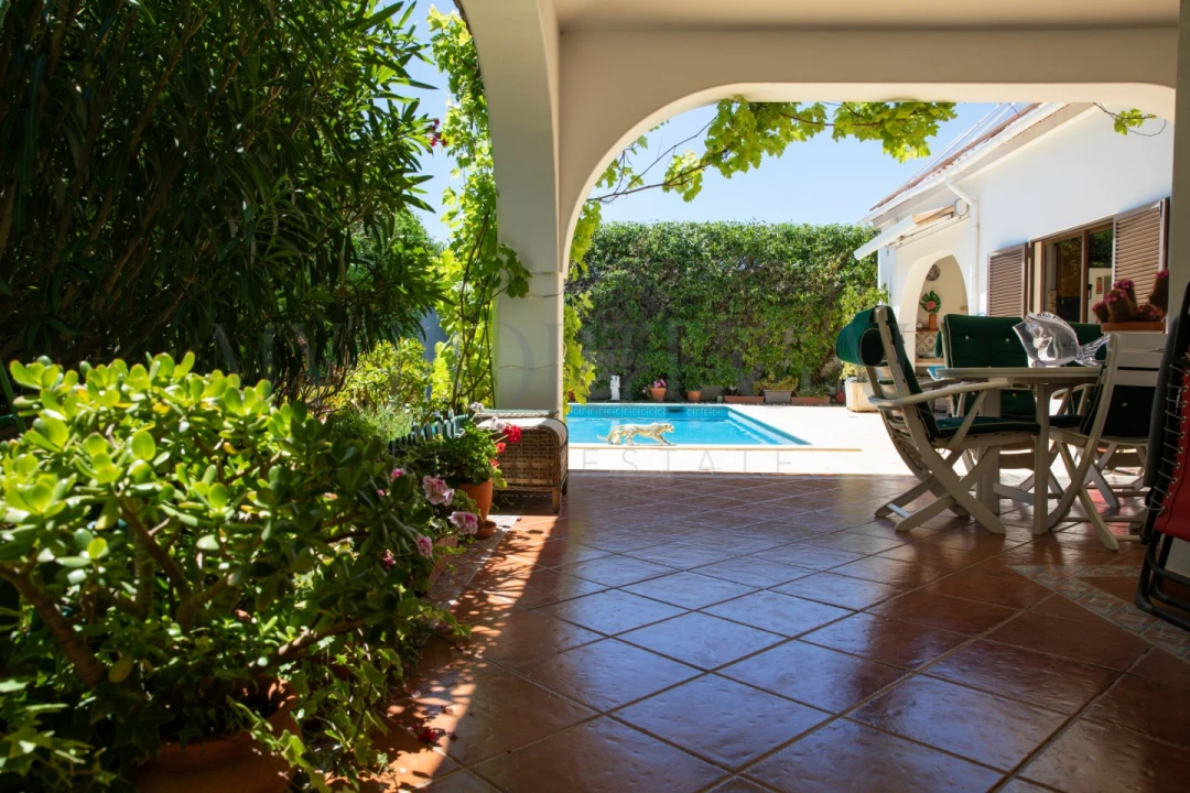 Moradia T3 para Venda em Albufeira e Olhos de Água Foto 5