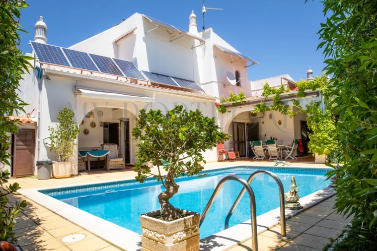 Moradia T3 para Venda em Albufeira e Olhos de Água