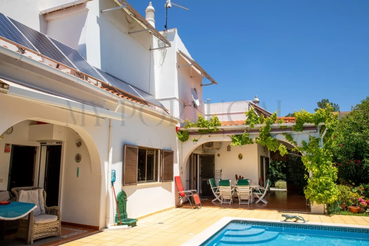 Moradia T3 para Venda em Albufeira e Olhos de Água Foto 8