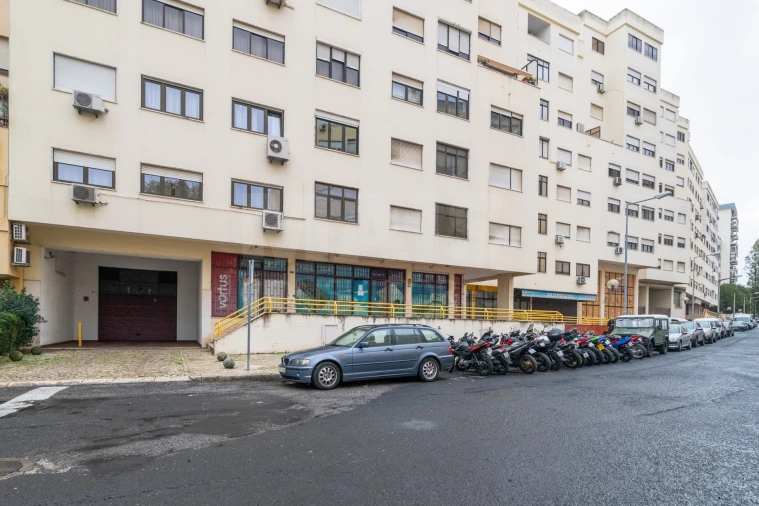 Loja para Venda em Benfica Foto 2