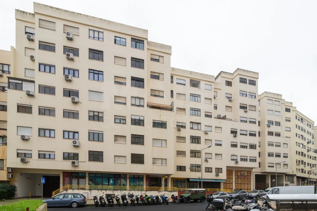 Loja para Venda em Benfica Foto 1