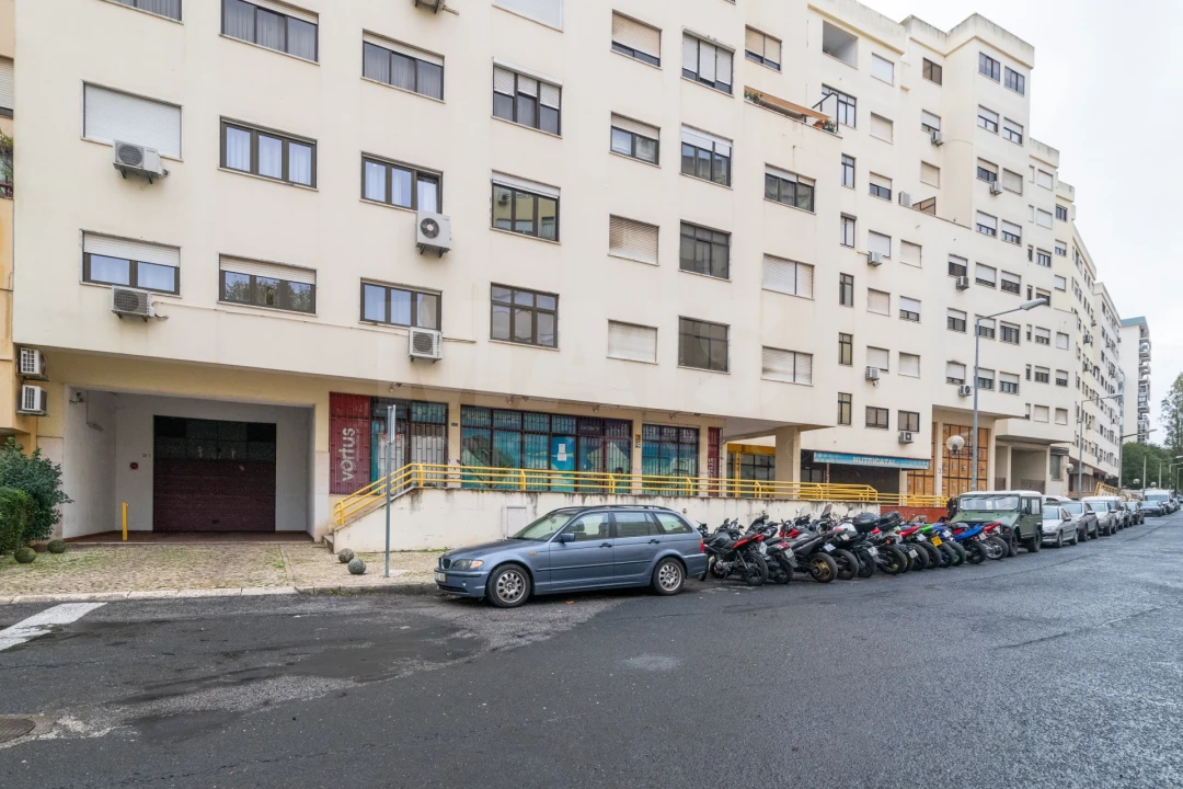 Loja para Venda em Benfica Foto 2