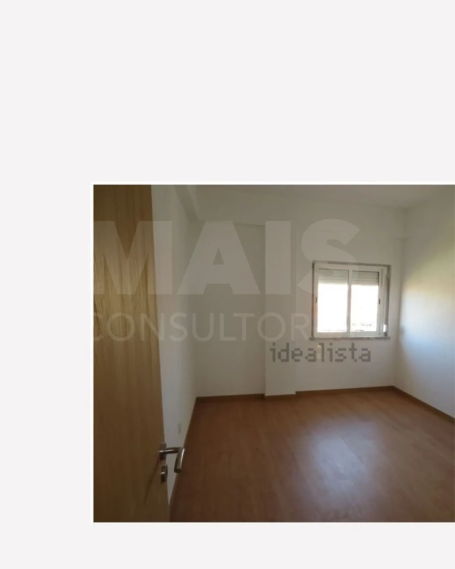 Prédio para Venda em Santa Iria de Azoia, São João da Talha e Bobadela Foto 3