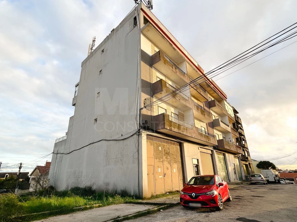 Prédio para Venda em Santa Iria de Azoia, São João da Talha e Bobadela Foto 1