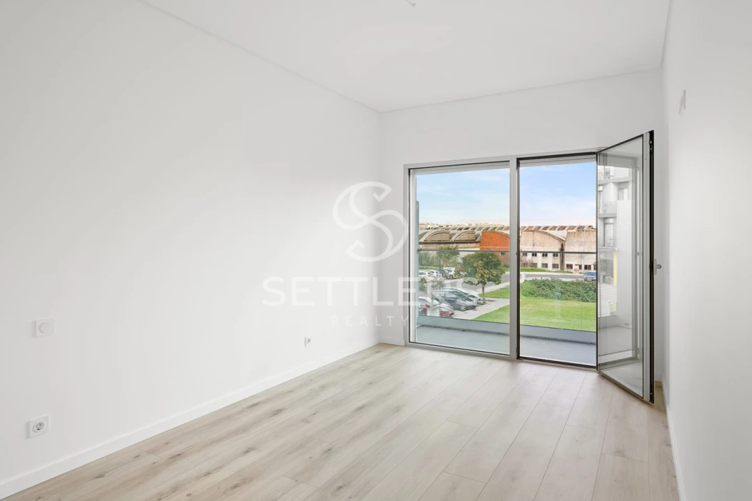 Apartamento T1 para Venda em Carcavelos e Parede Foto 9