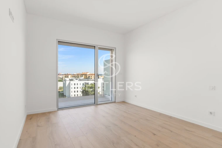 Apartamento T1 para Venda em Carcavelos e Parede Foto 6