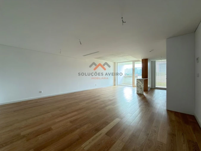 Apartamento T3 para Venda em Glória e Vera Cruz Foto 4