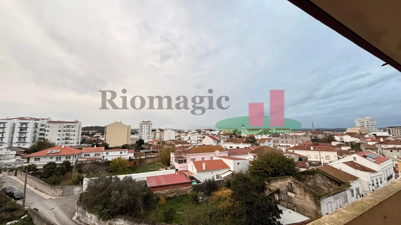 Apartamento T4 para Venda em Rio Maior Foto 28