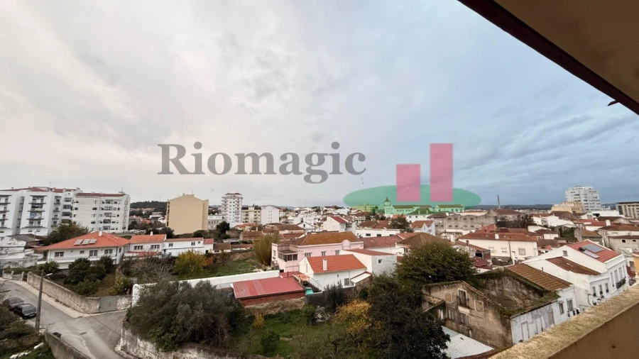 Apartamento T4 para Venda em Rio Maior Foto 28