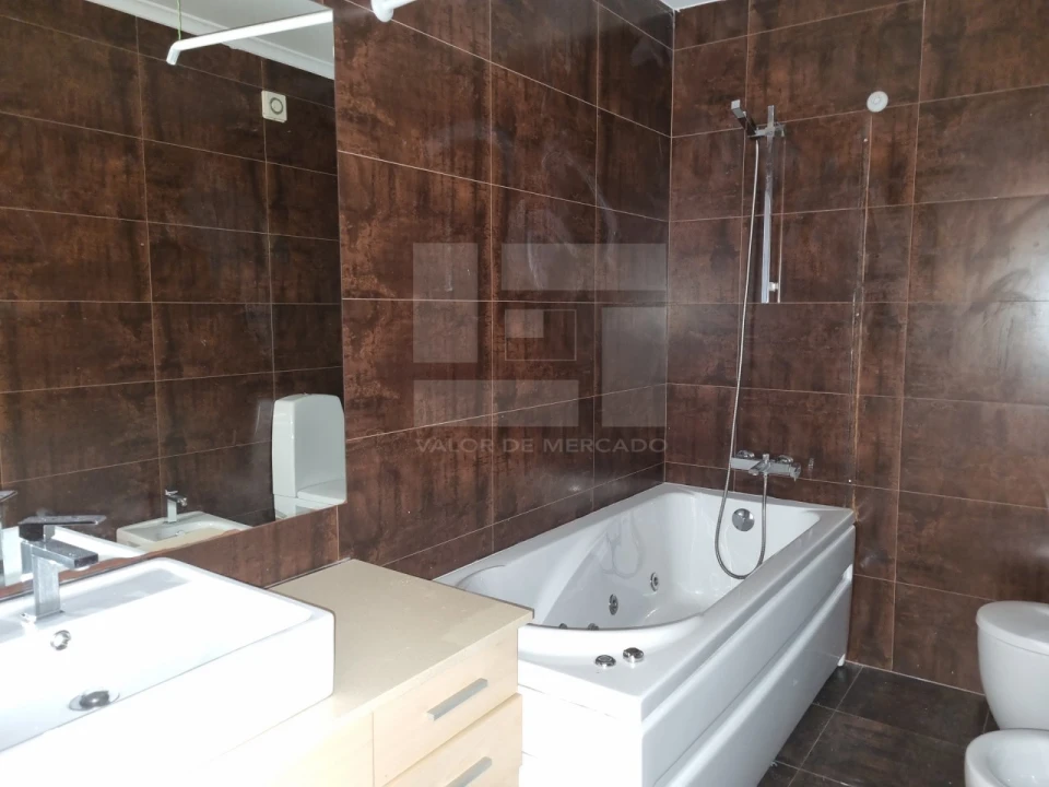 Apartamento T2 para Venda em Venteira Foto 14