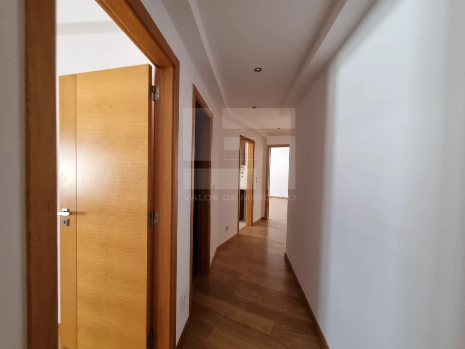 Apartamento T2 para Venda em Venteira Foto 22