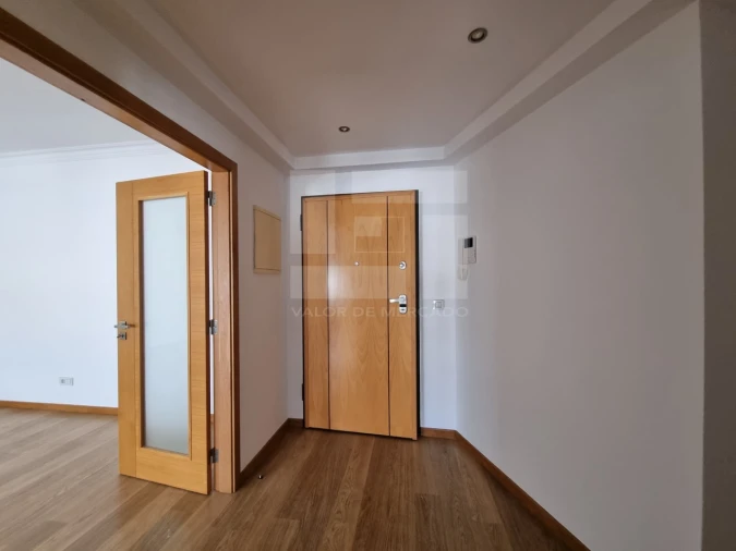 Apartamento T2 para Venda em Venteira Foto 5