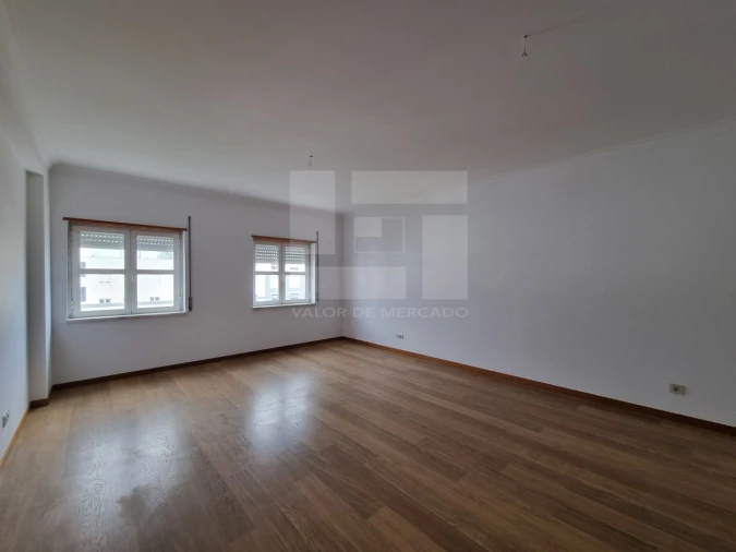 Apartamento T2 para Venda em Venteira Foto 6