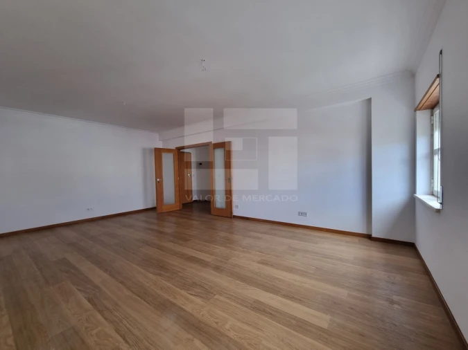 Apartamento T2 para Venda em Venteira Foto 8