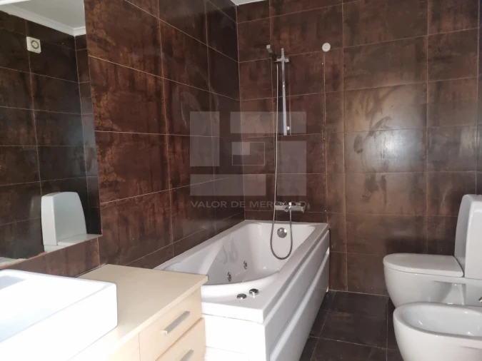 Apartamento T2 para Venda em Venteira Foto 17