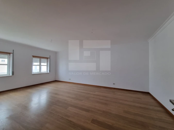 Apartamento T2 para Venda em Venteira Foto 23