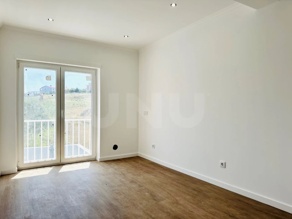 Apartamento T3 para Venda em Lourinhã e Atalaia Foto 16