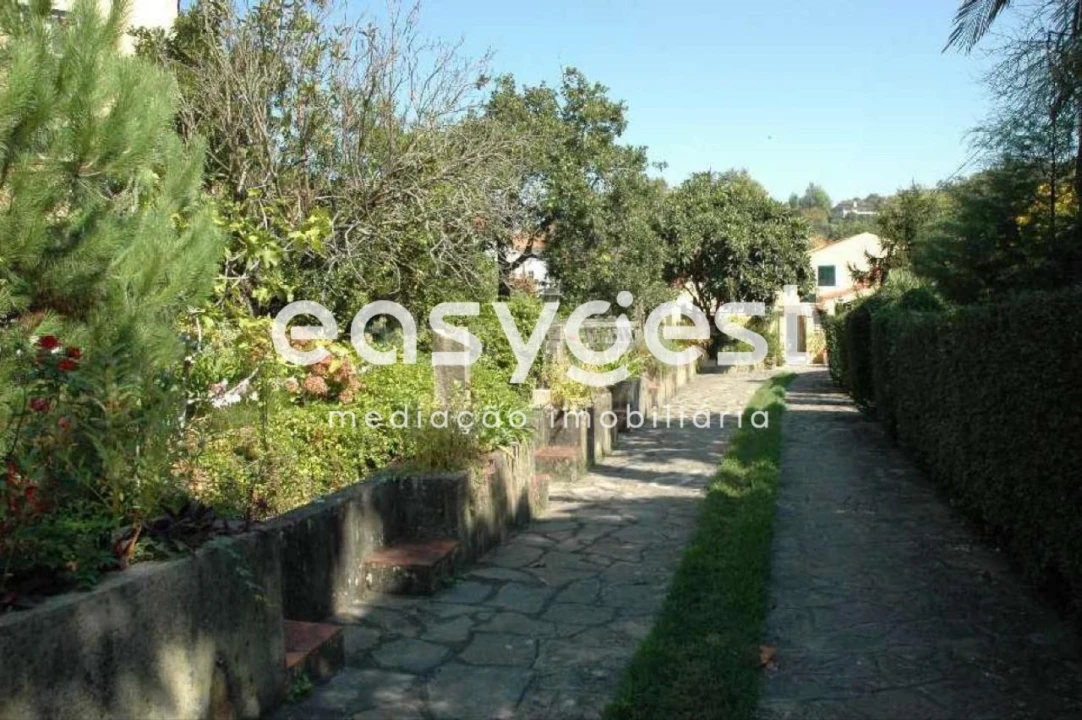 Quinta T4 para Venda em Colares Foto 1