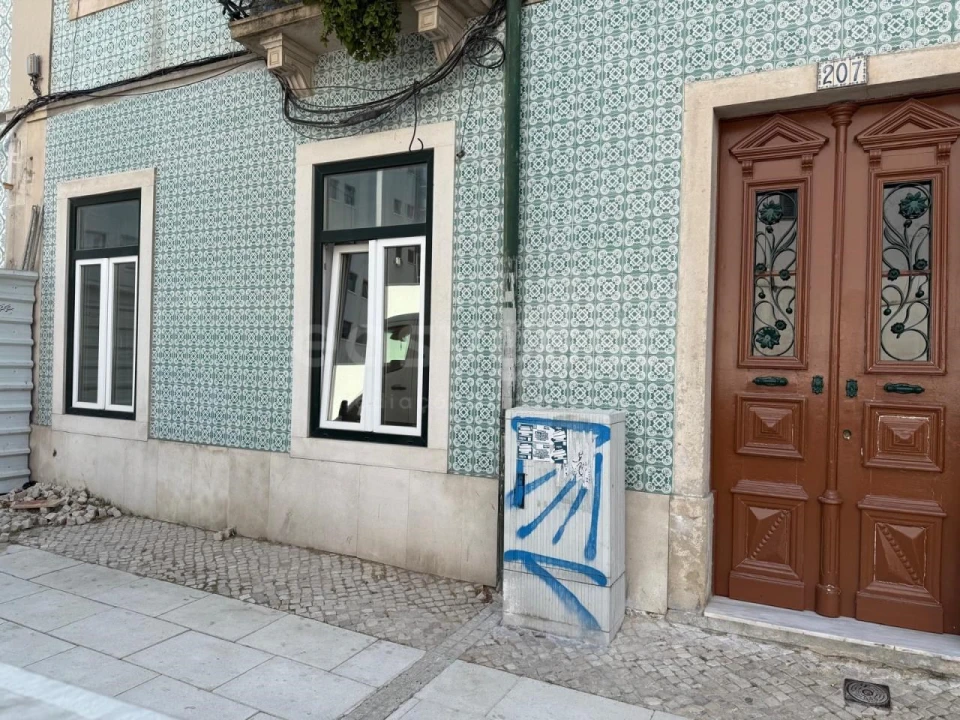 Apartamento T3 para Venda em Arroios Foto 3