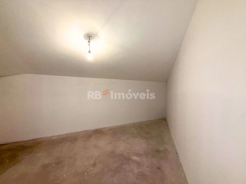 Moradia T3 para Venda em Além da Ribeira e Pedreira Foto 7