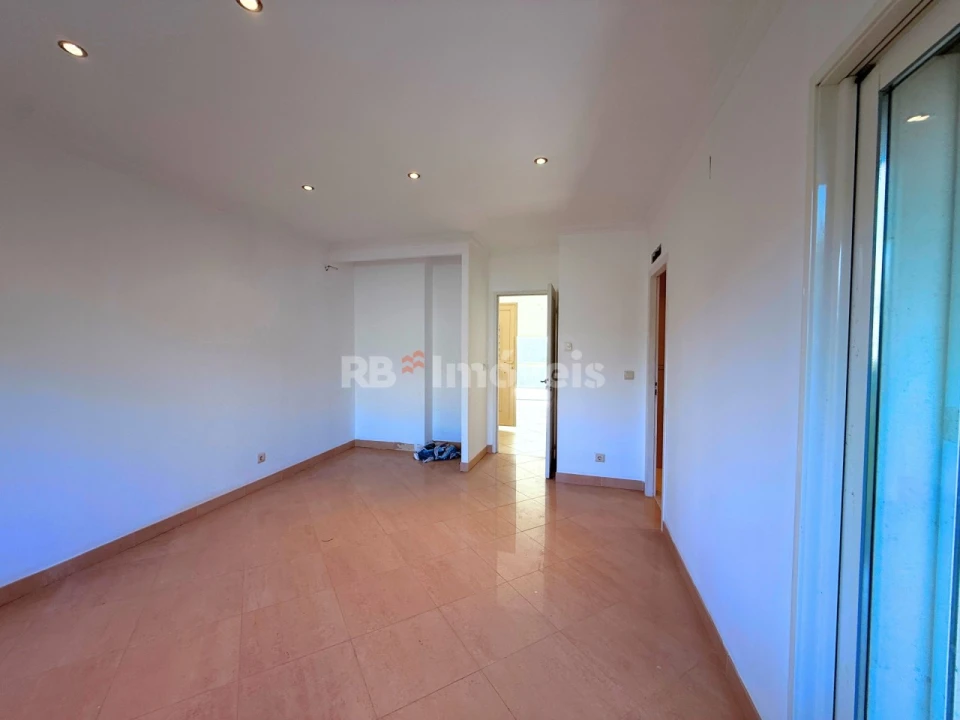 Moradia T3 para Venda em Além da Ribeira e Pedreira Foto 13