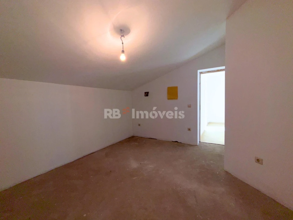 Moradia T3 para Venda em Além da Ribeira e Pedreira Foto 59