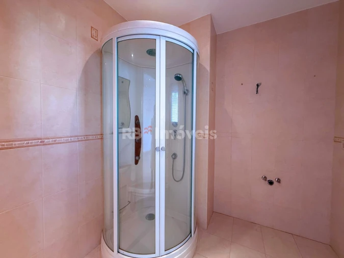 Moradia T3 para Venda em Além da Ribeira e Pedreira Foto 12