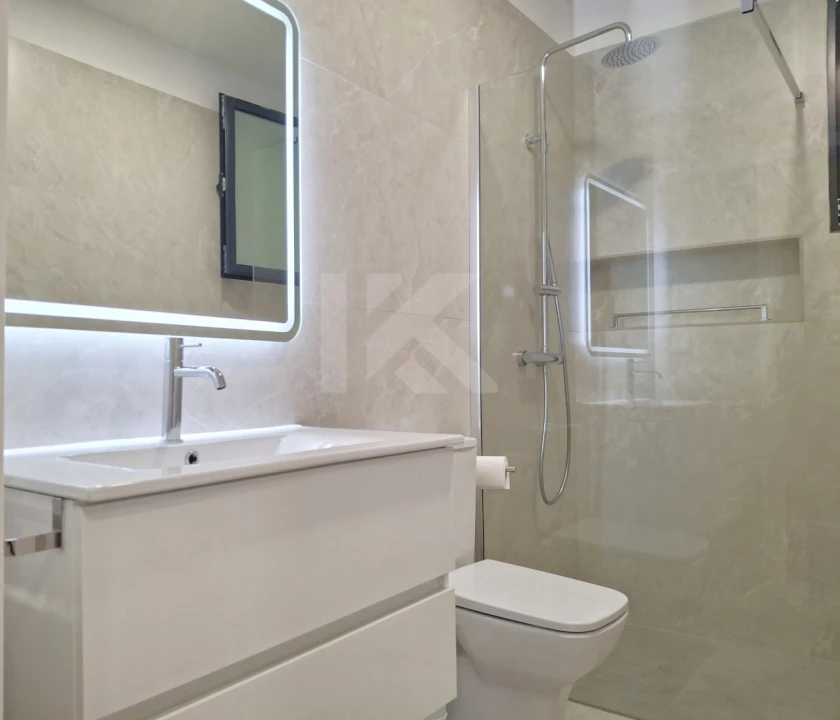 Moradia T2 para Arrendamento em Funchal (Santa Maria Maior) Foto 8