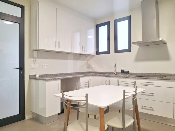 Moradia T2 para Arrendamento em Funchal (Santa Maria Maior) Foto 3