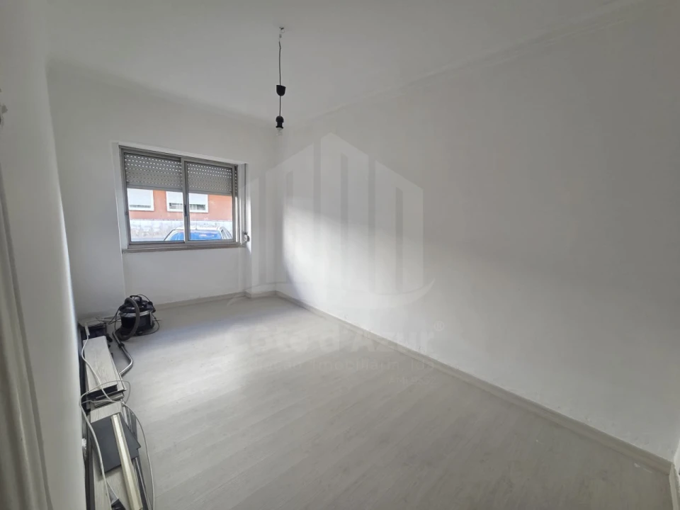 Apartamento T3 para Venda em Seixal, Arrentela e Aldeia de Paio Pires Foto 2