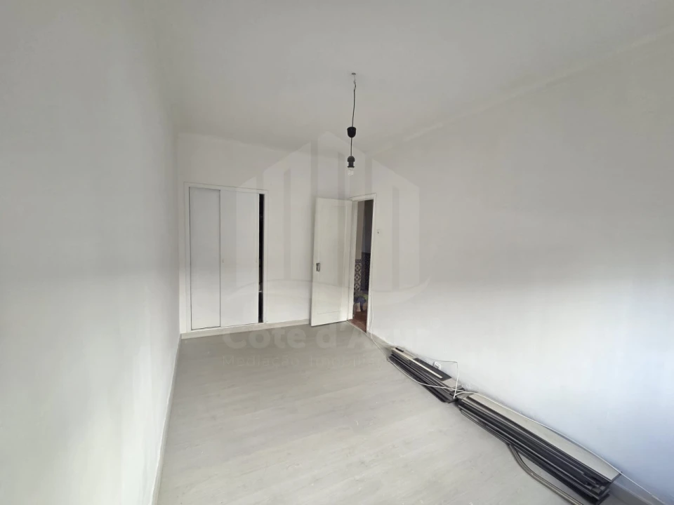 Apartamento T3 para Venda em Seixal, Arrentela e Aldeia de Paio Pires Foto 3