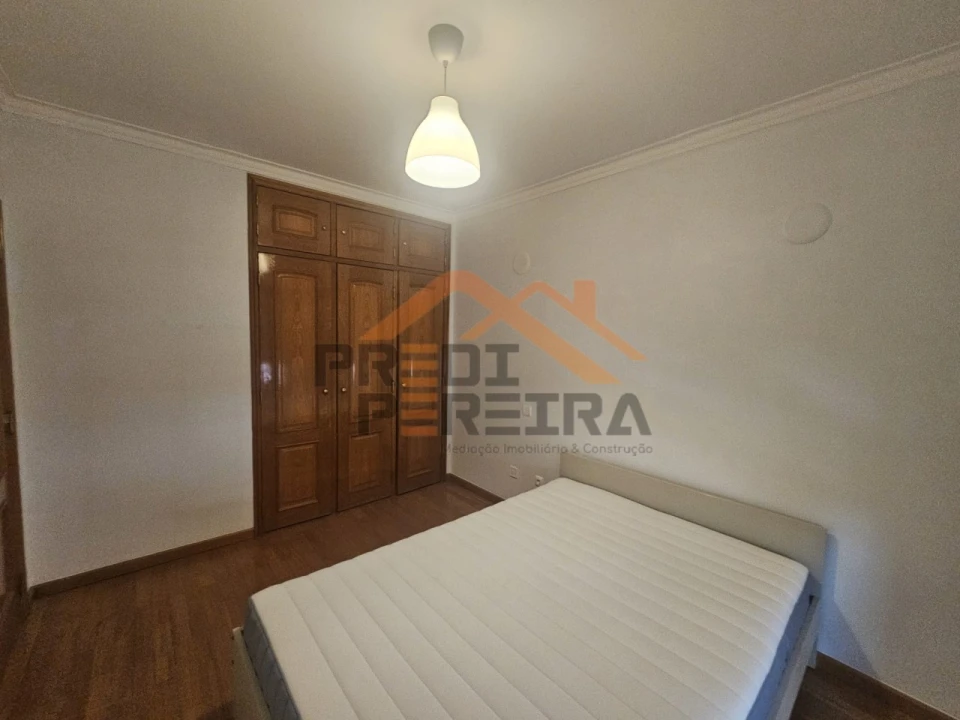 Apartamento T2 para Arrendamento em Ramada e Caneças Foto 7