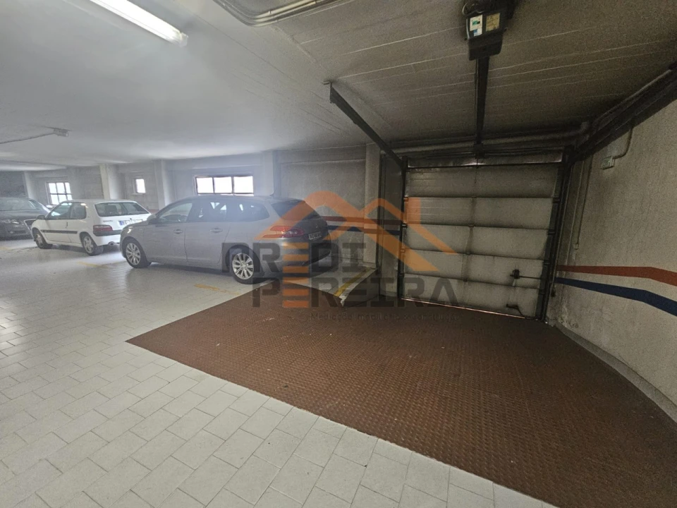 Apartamento T2 para Arrendamento em Ramada e Caneças Foto 14